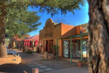 Outside the Addy Hoyle Art Gallery in Clarens