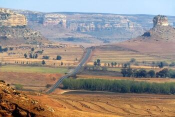 R711 route between Clarens and Fouriesburg, eastern Free State